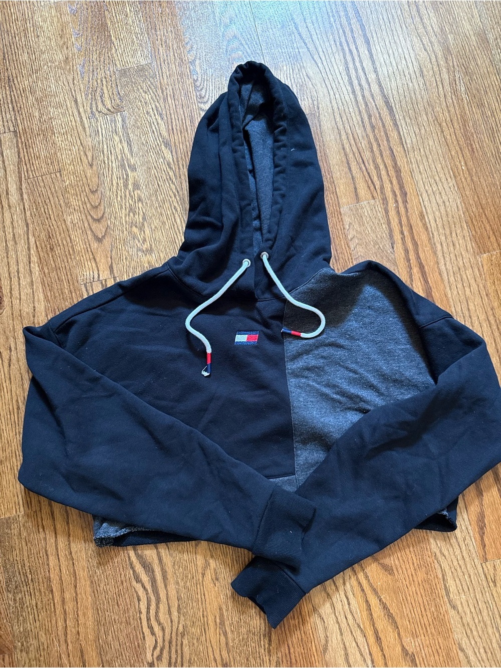 Tommy Hilfiger Sport Black and Gray Colorblock Crop Hoodie M